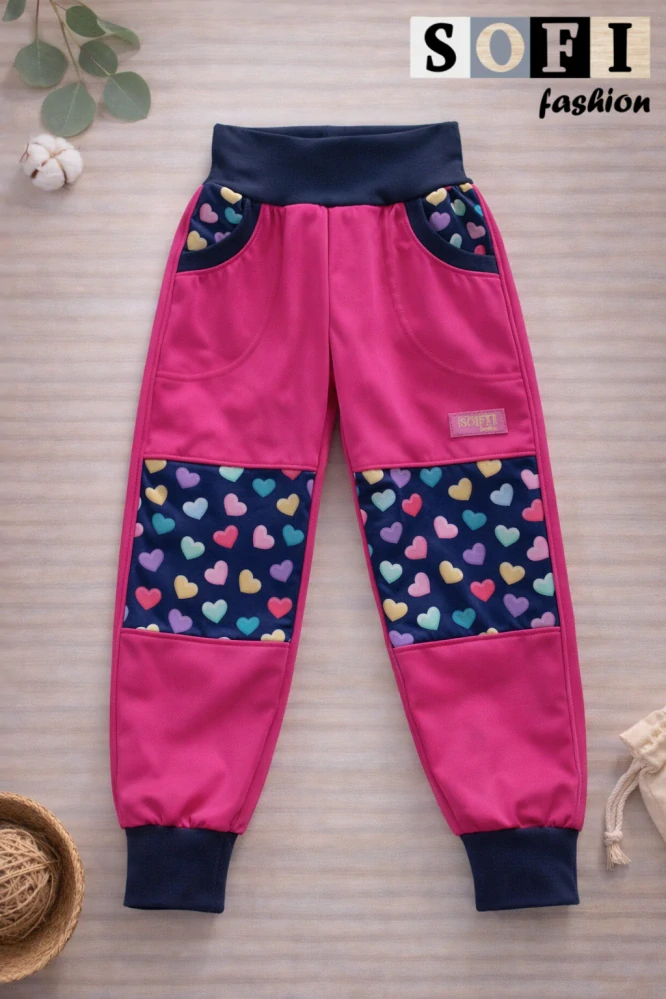 Letní softshellové kalhoty - růžové/barevná srdíčka na tm. modré