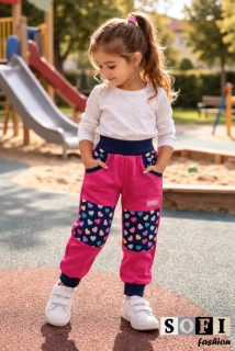 Letní dětské softshellové kalhoty - růžové/barevná srdíčka na tm. modré